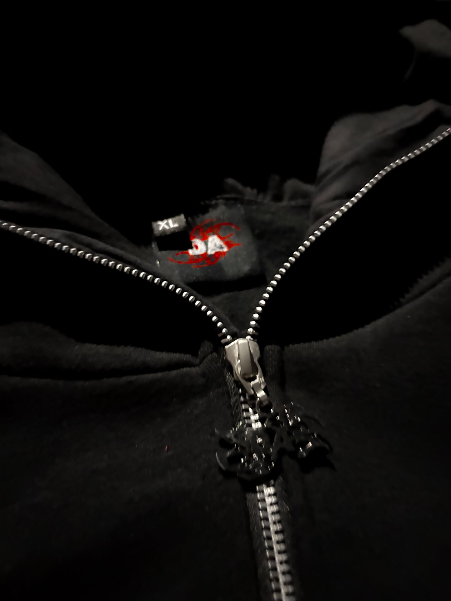 NOIR DECEITFUL ZIPUP